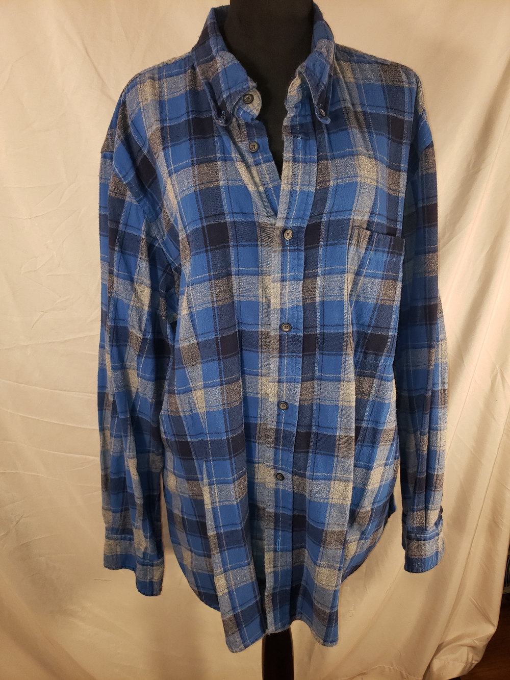 Covington Blue & Navy Plaid Flannel  Button-Down Shirt W/Light Gray Accents-XXL